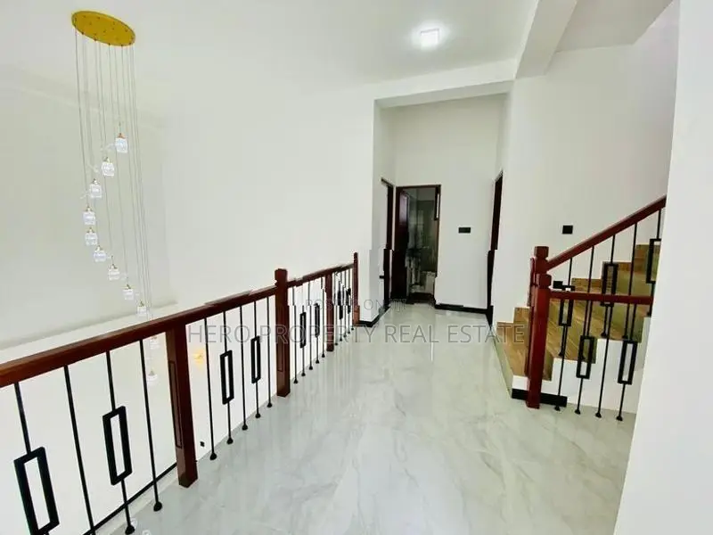 HAS207 - Stunning Luxury House for Sale in Piliyandala
