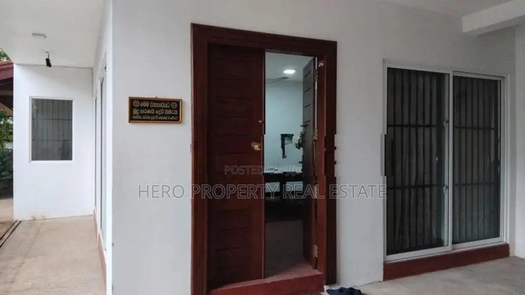 HJS164 - Stunning Modern House for Sale in Kadawatha