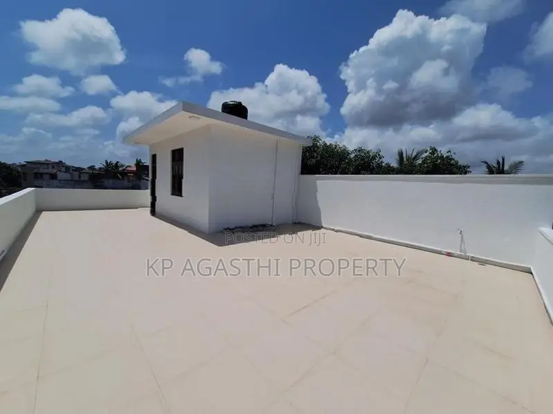 3 Storey Brand New Luxury House for Sale in Boralesgamuwa