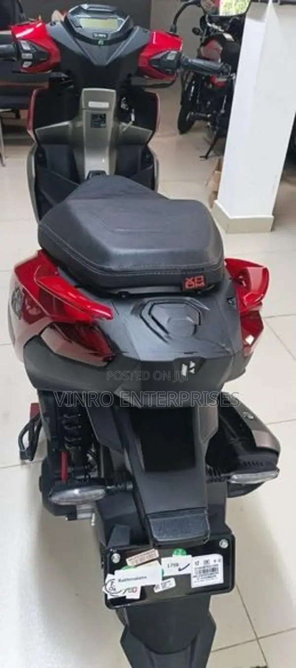 Hero XOOM 125R 2026