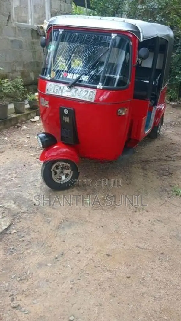 Bajaj RE 2002
