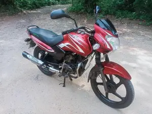 TVS Metro 2016
