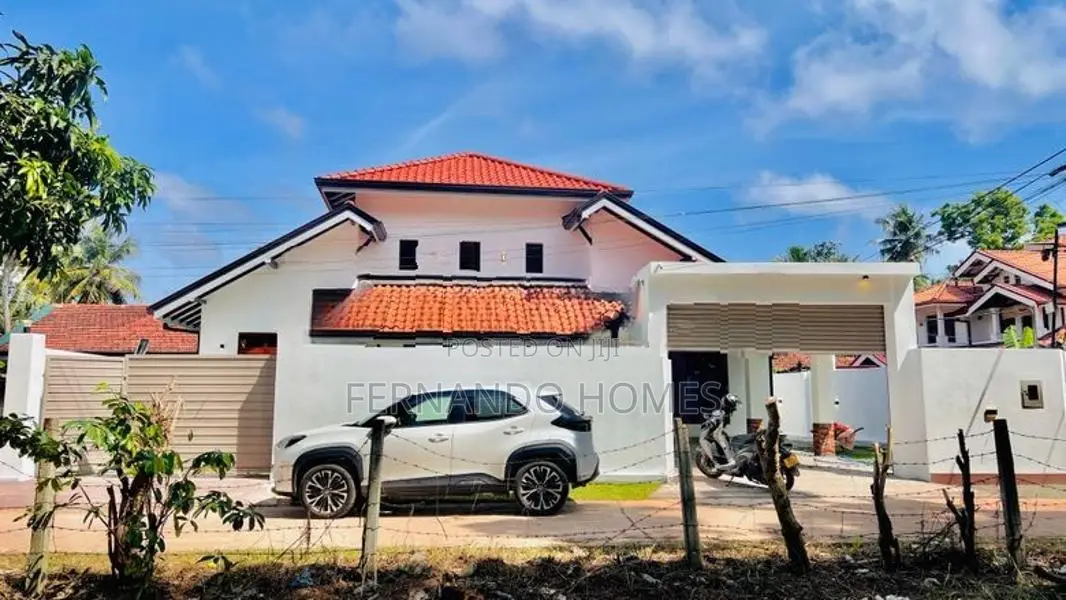 LIve Good & Comfortable Newest Latest 3Br House Sale Negombo
