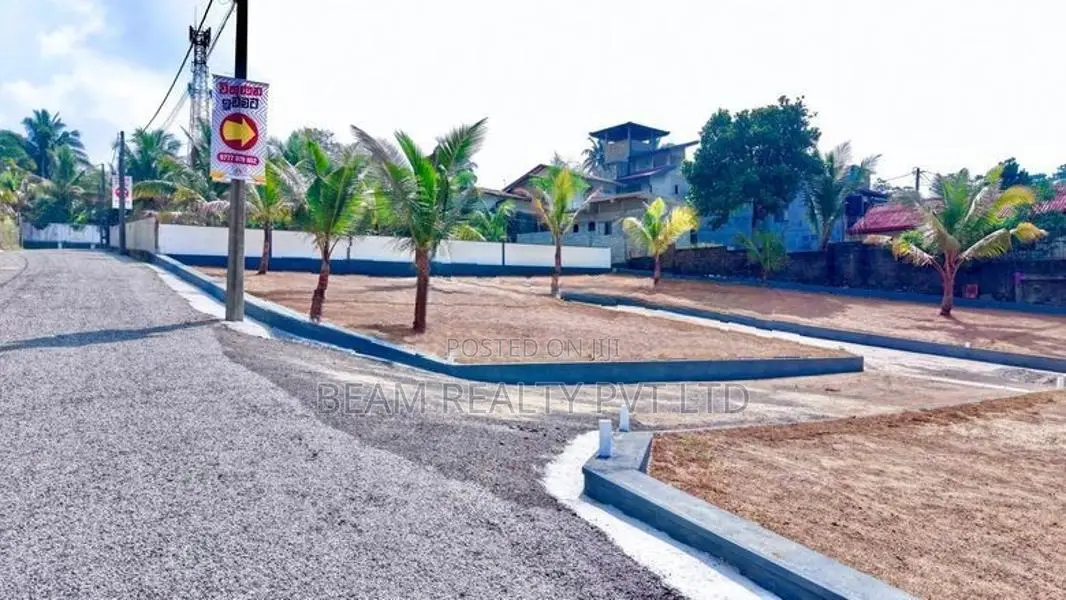 Luxury Land For Sale In Athurugiriya