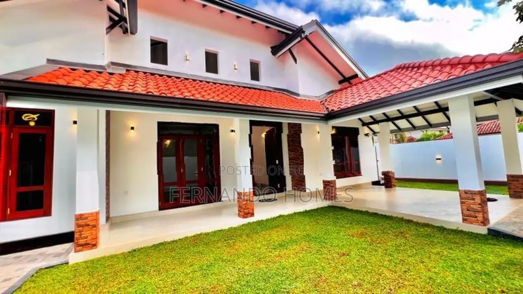 LIve Good & Comfortable Newest Latest 3Br House Sale Negombo