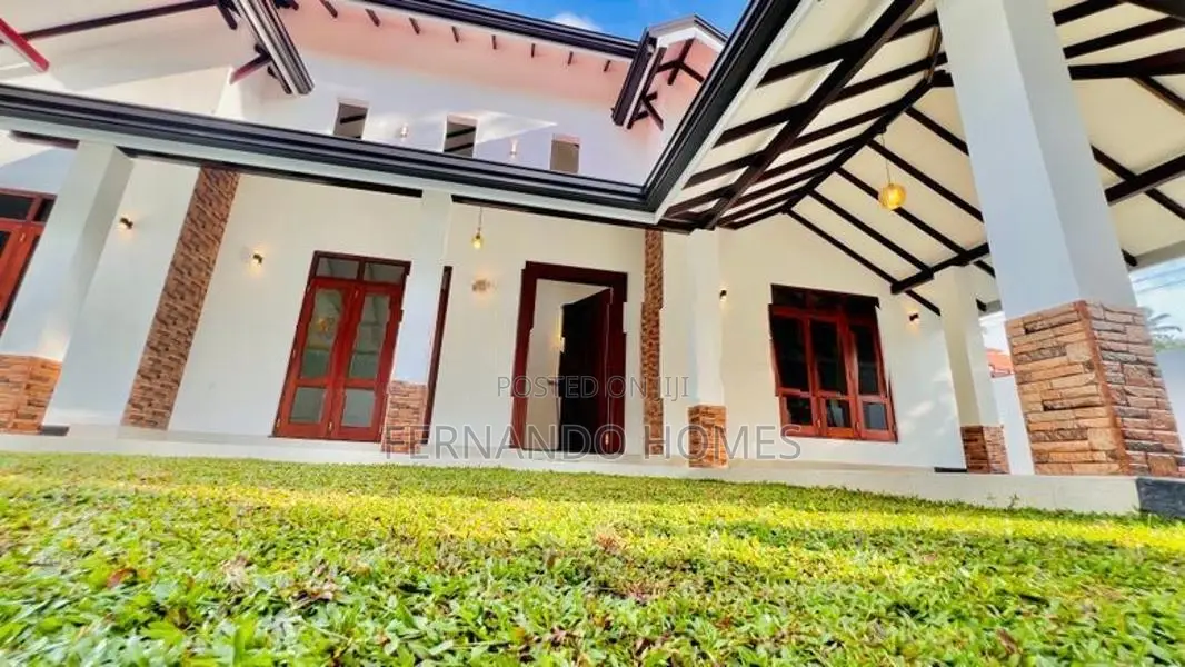 LIve Good & Comfortable Newest Latest 3Br House Sale Negombo
