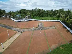 Bandaragama උයන්වත්තෙන් සුන්දර වැවකට මුහුණලා  බිම්කොටස්
