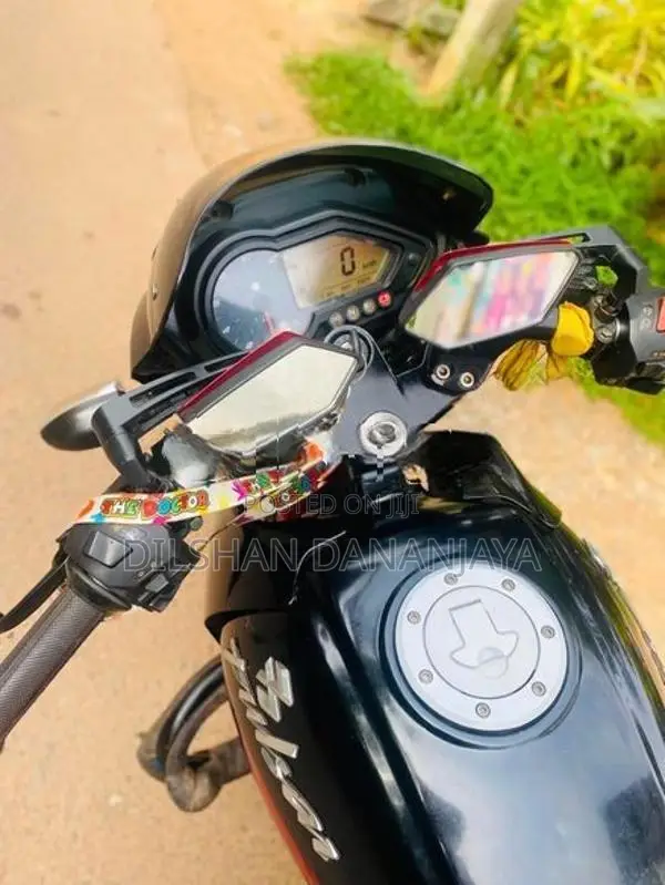 Bajaj Pulsar 180 2016
