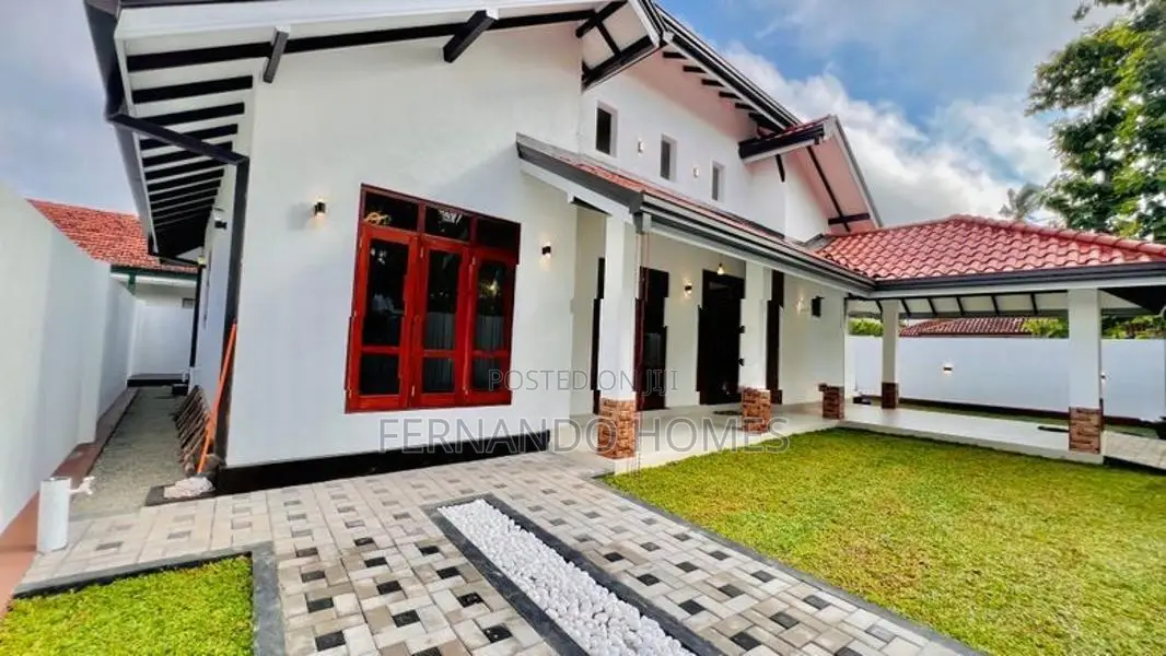LIve Good & Comfortable Newest Latest 3Br House Sale Negombo