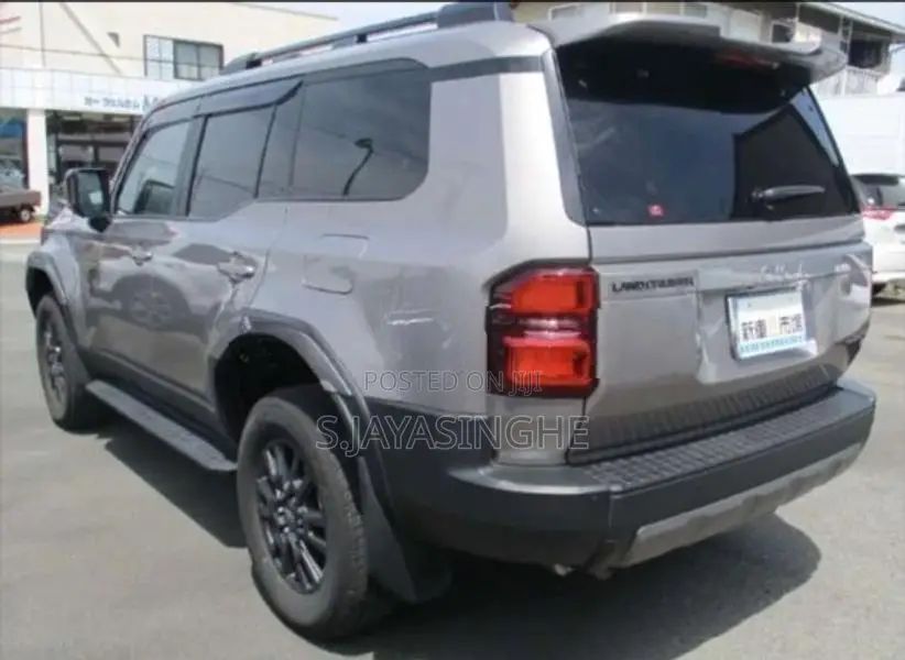 Toyota Land Cruiser Prado VX 2025