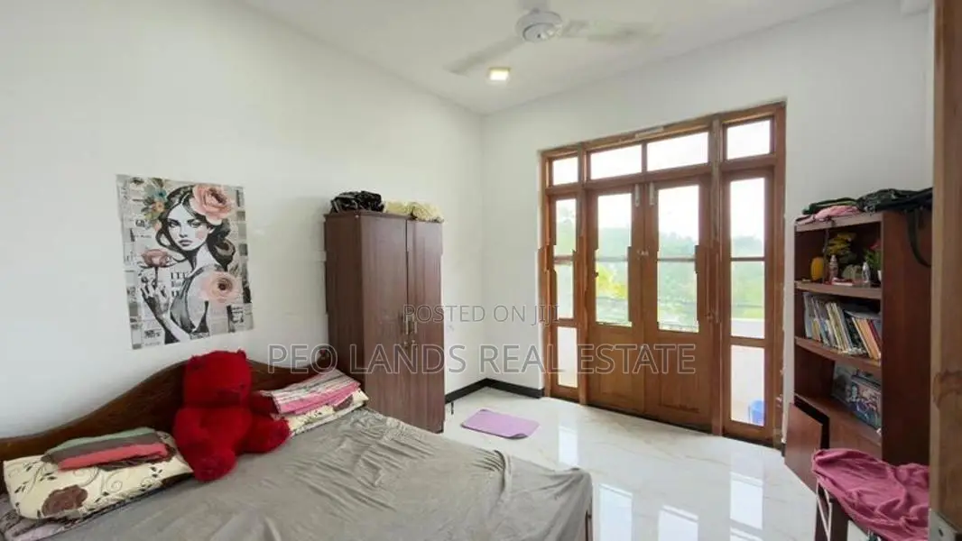 (DH1202) Newly Built Three Storey House for Sale in Kahathuduwa