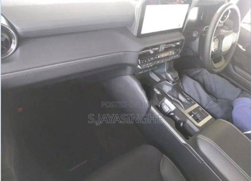 Toyota Land Cruiser Prado VX 2026