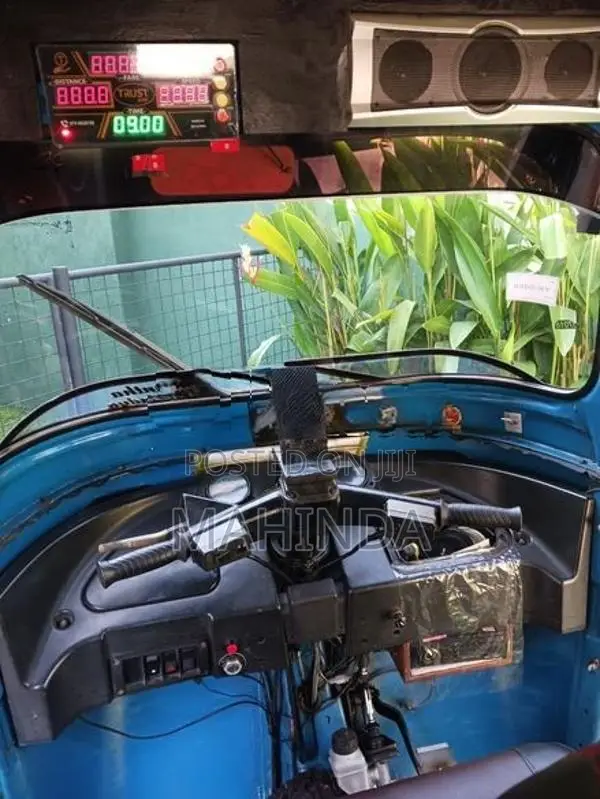 Bajaj RE 4 Stroke 2011