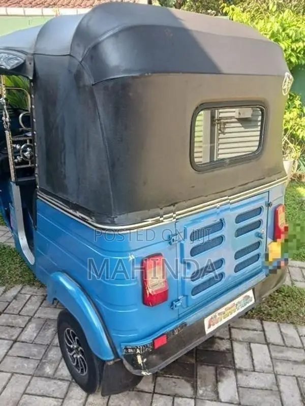 Bajaj RE 4 Stroke 2011