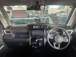 Toyota Roomy 2023