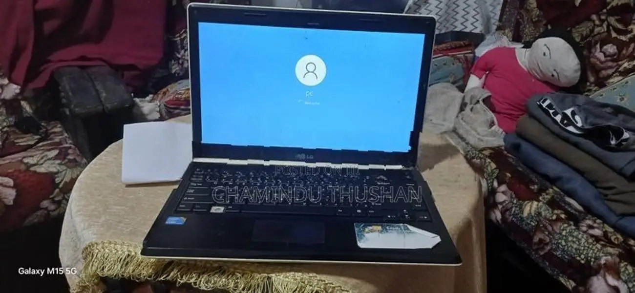 LG i3
