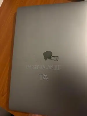 Apple MacBook Pro i9 32GB 1TB