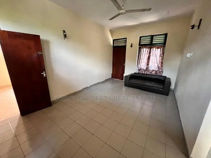 HCR048 - Two Storey House for Rent in Mount Lavinia