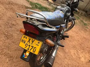 Bajaj CT100 2012