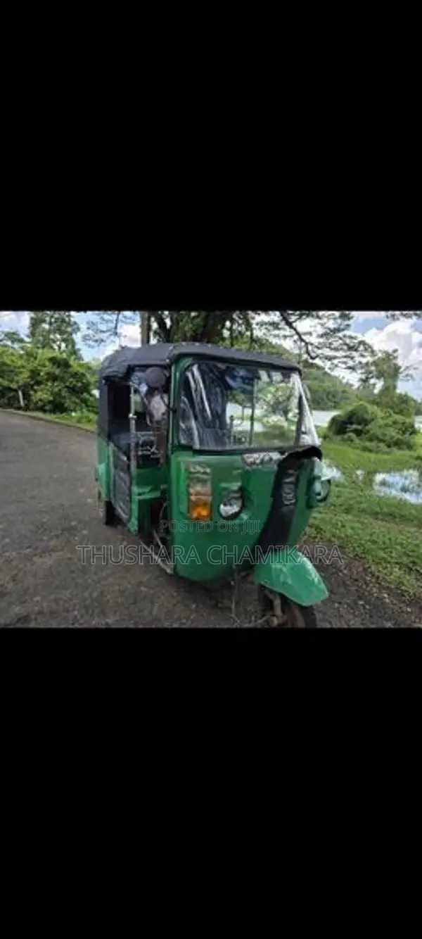 Bajaj RE 2011