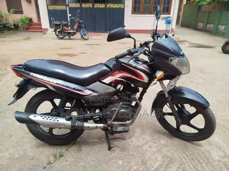 TVS Metro es 2015