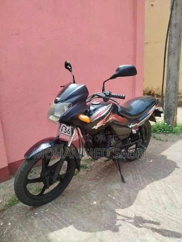 TVS Metro es 2015