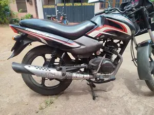 TVS Metro es 2015