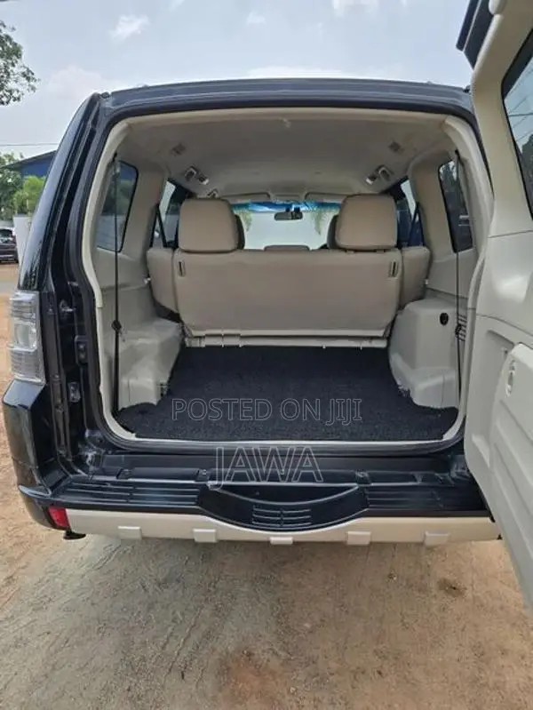 Mitsubishi Montero 2013