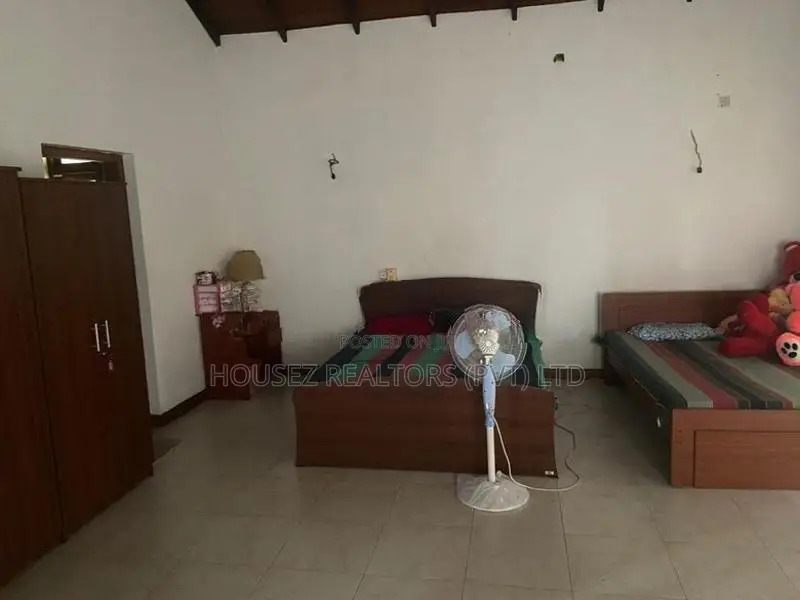 Luxury 5-Bedroom Mansion with 110 Perches for Sale in Malabe