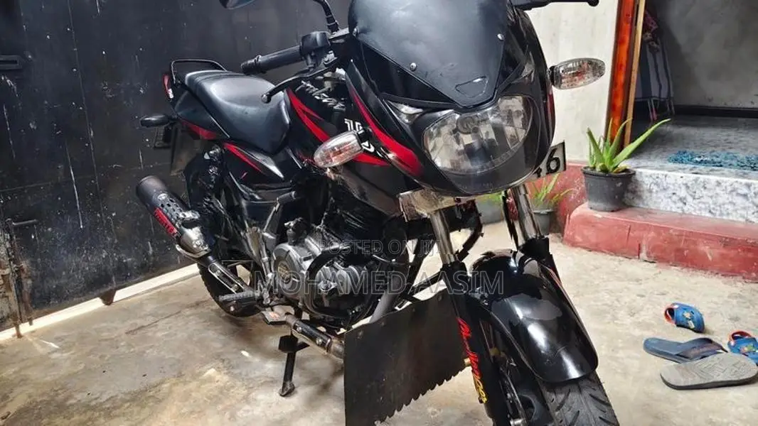 Bajaj Pulsar 150 pulser 2017