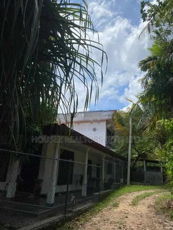 Spacious House with 15 Perches Land for Sale in Yakkala