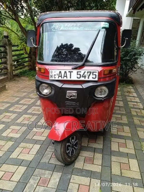 Bajaj RE 2014