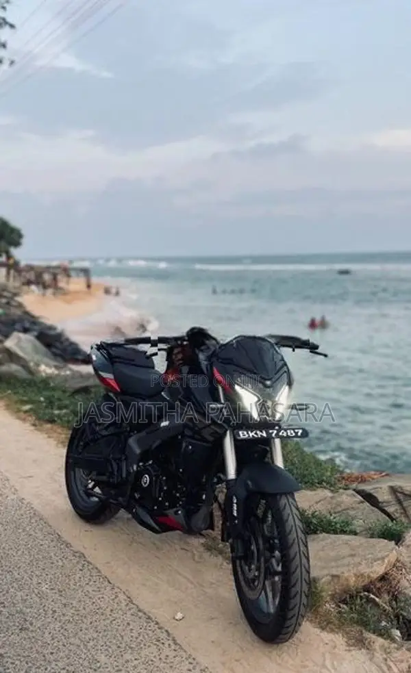 Bajaj Pulsar NS200 2025