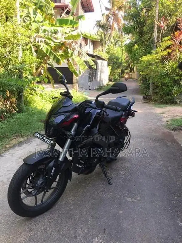 Bajaj Pulsar NS200 2025