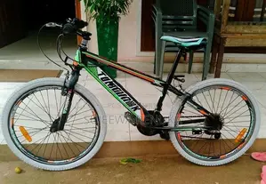 Tomahowk Riding Bicycle