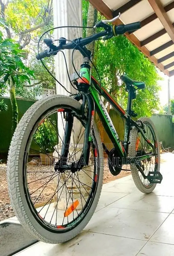 Tomahowk Riding Bicycle