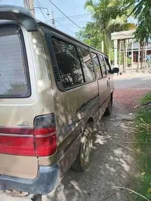 Toyota Dolphin 1991
