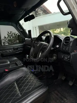 Toyota Land Cruiser 79 GXL 2020