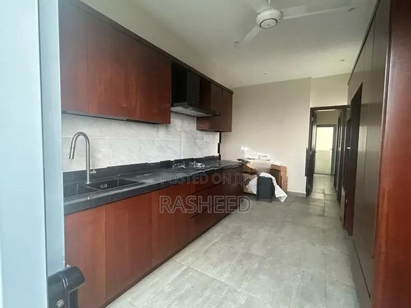 4 Bedroom Apartment for Rent in Kollupitya