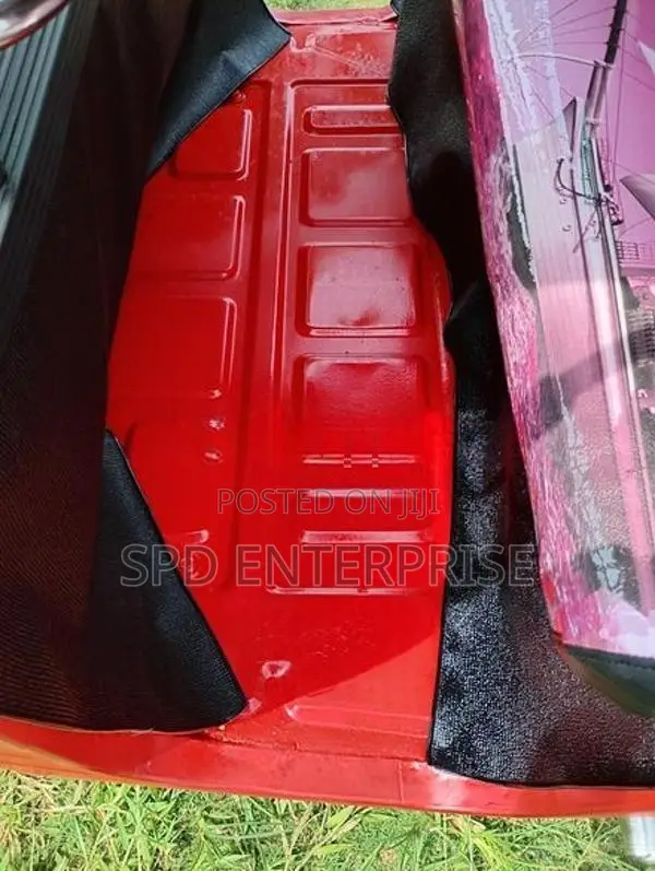 Bajaj RE 2019