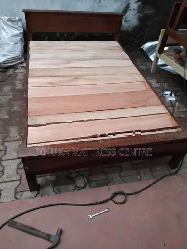 Queen Bed with Mattress 6ft /5ft