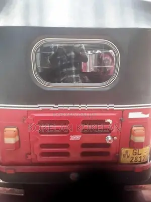 Bajaj RE 2001