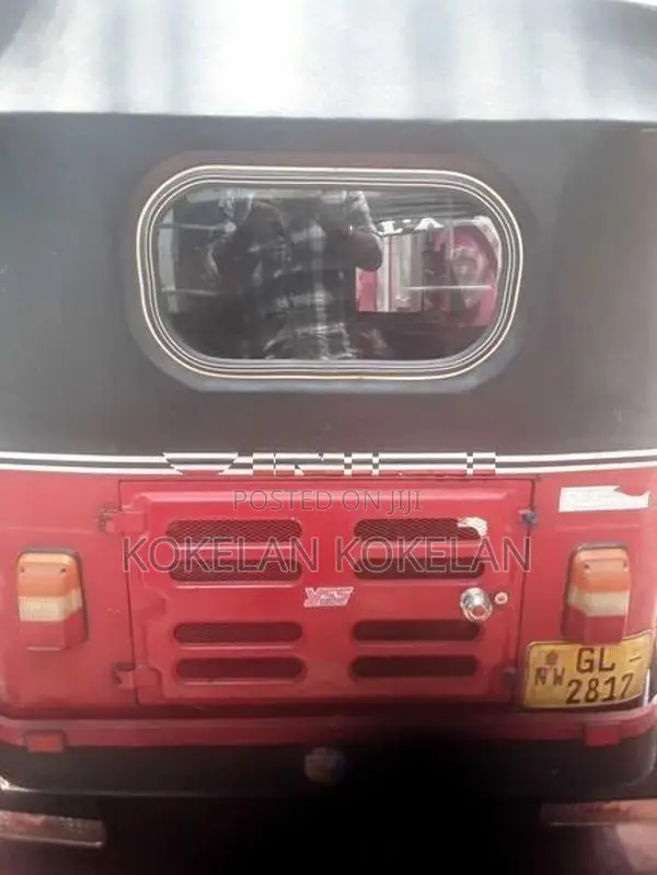 Bajaj RE 2001