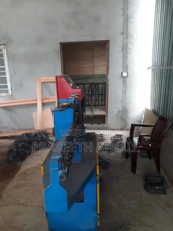 සිරප් කම්බි නවන යන්ත්‍රයක්