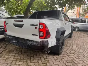 Toyota Hilux Revo GR Sport 2025