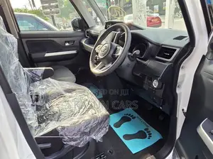Toyota Roomy Custom G 2025