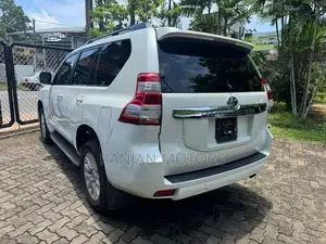 Toyota Land Cruiser Prado Diesel LC5 2014