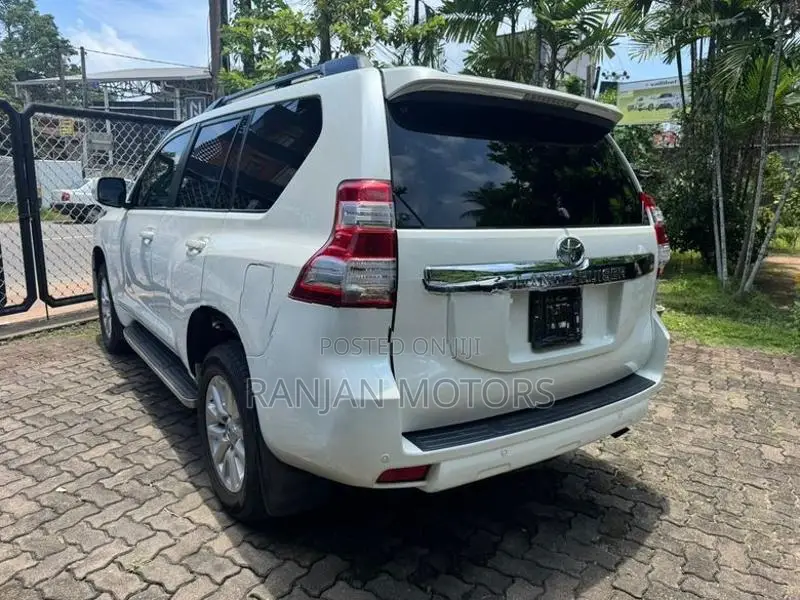 Toyota Land Cruiser Prado Diesel LC5 2014
