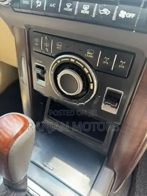 Toyota Land Cruiser Prado Diesel LC5 2014