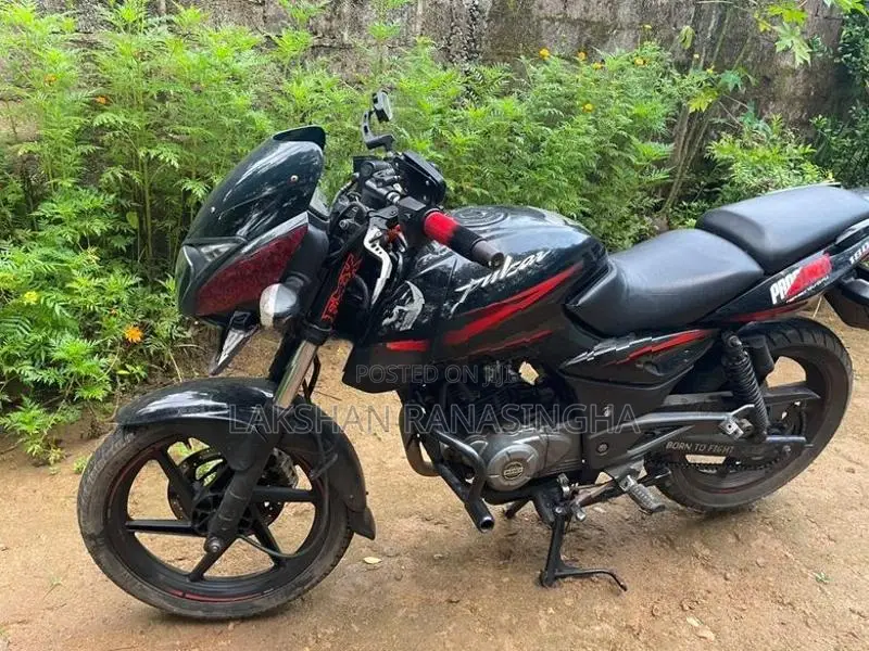Bajaj Pulsar 180 2018